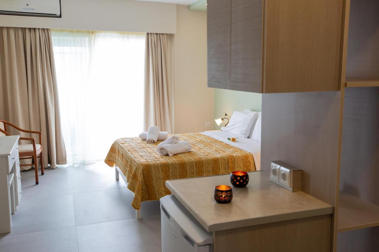 Chrisi Akti Hotel นาฟปาคตอส ภายนอก รูปภาพ